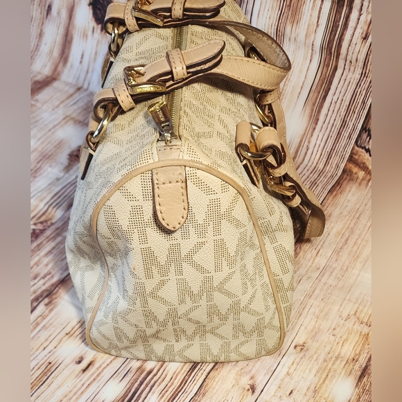 Michael Kors bag - Picture 5 of 9